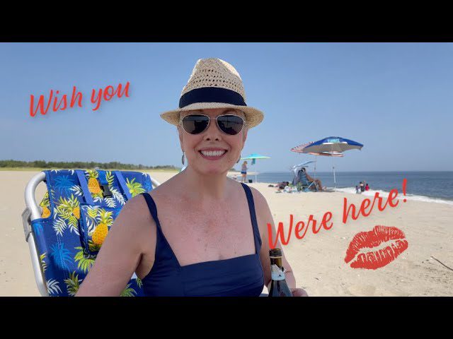 HOW TO TIE A SARONG –  Kerry-Lou takes it to the beach!